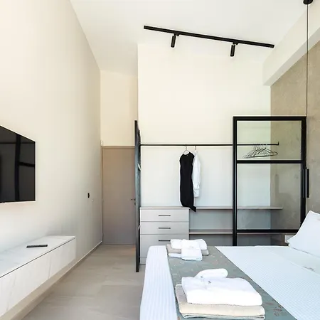 Virtus In Mare Villa Tsivaras